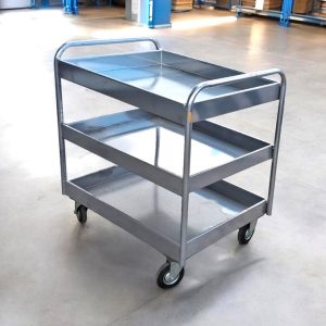 mesa rodante de tres bandejas